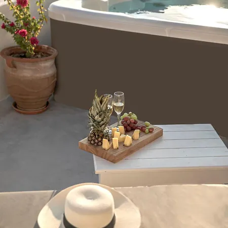 Ambeli 3* Perivolos (Santorini)