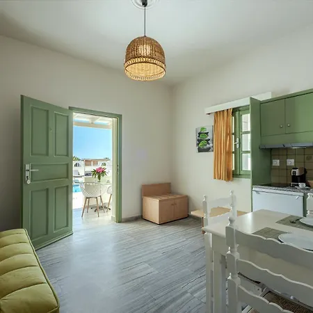 Ambeli 3* Perivolos (Santorini)
