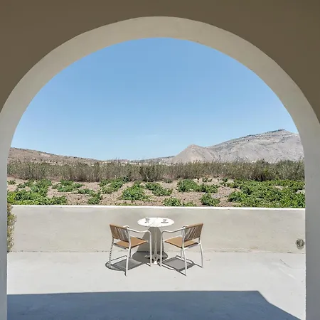 Ambeli 3* Perivolos (Santorini)