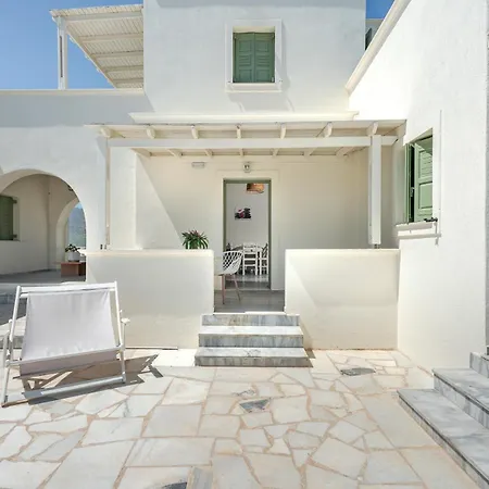 Ambeli Aparthotel Perivolos (Santorini)