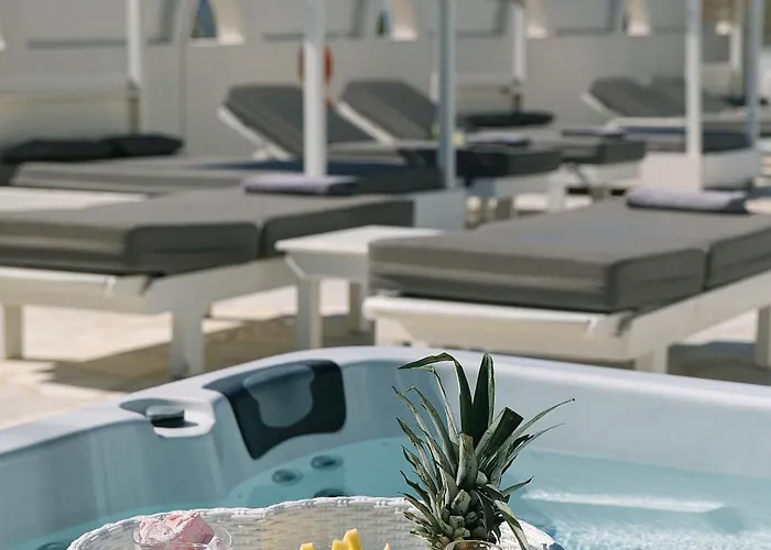 Apartahotel Ambeli Playa de Perivolos